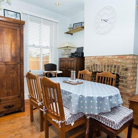 New Restful And Cosy 4 Bed Home Minutes From Beach Hythe  Bagian luar foto