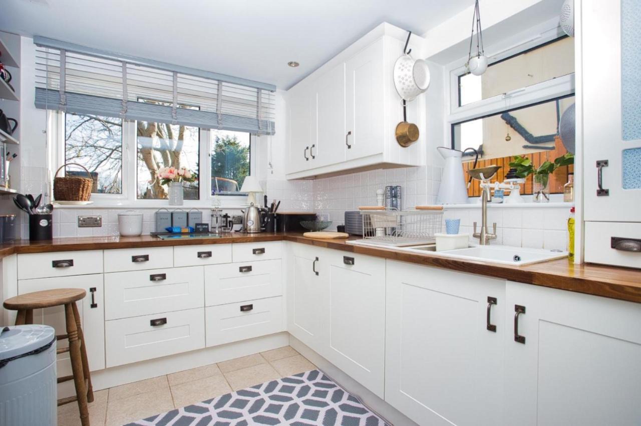 New Restful And Cosy 4 Bed Home Minutes From Beach Hythe  Bagian luar foto